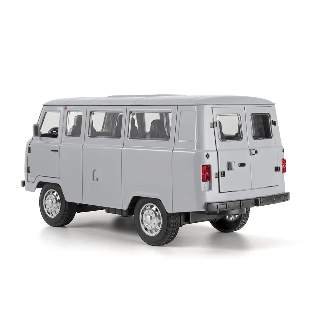 1:18 러시아 UAZ 트래블러 밴 합금 모형 자동차 장난감 다이캐스트 금속 주조 풀백 사운드 및 라이트 자동차 장난감 어린이용 차량
