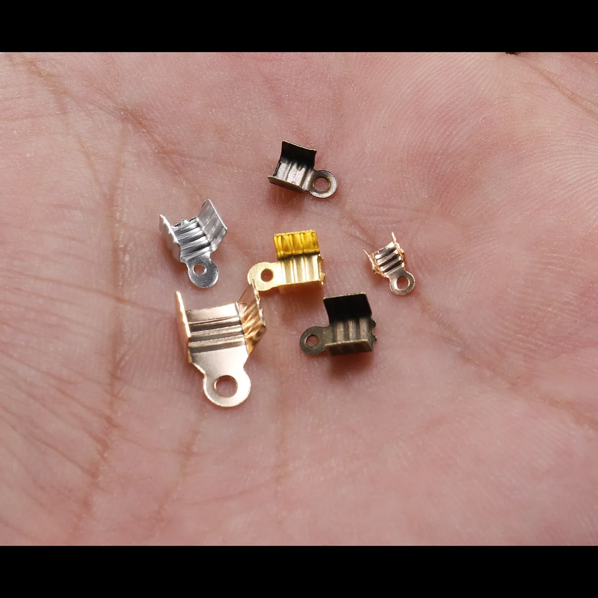 200pcs Gold Silve Small Cord End Tip Fold Over Three-wire Clasp Crimp Bead Cord Buckle Connector For Jewelry Making Supplies DIY