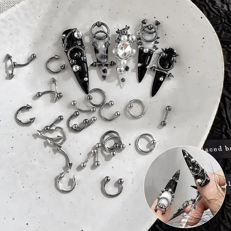 Mixed Alloy Retro Circle Nails Art Charms 3D Punk Style Black Silver Nail Parts Nail Decoration Manicure Accessoires./