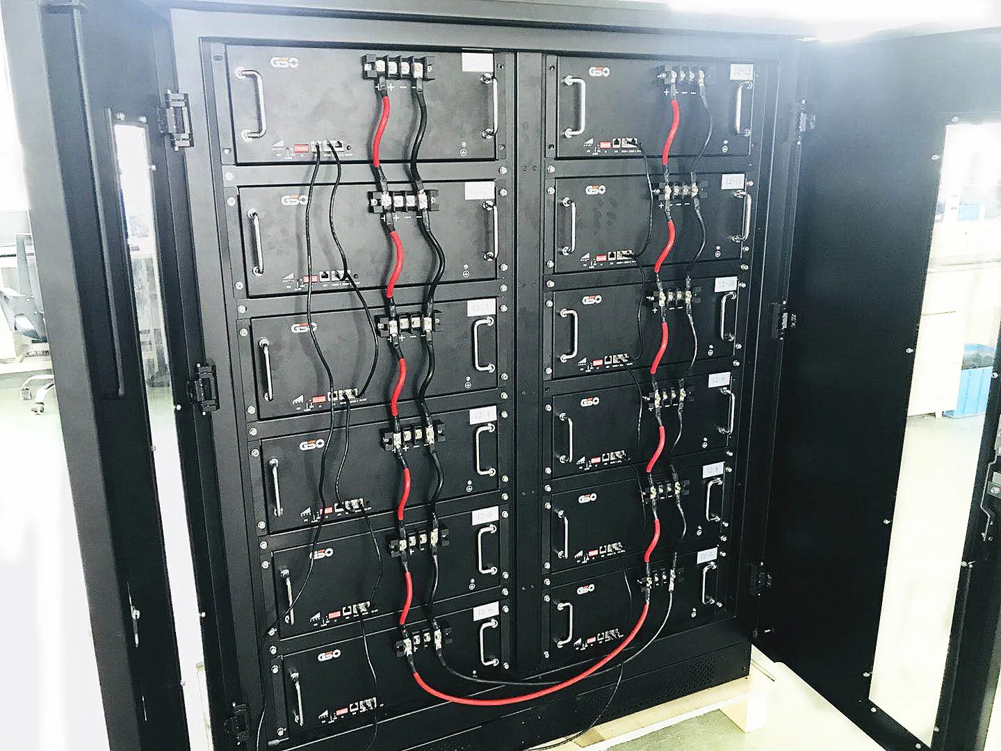 50kwh 75kwh 100kwh Energy Storage Batteries 48v1000ah 1500ah 2000ah LiFePO4 Lithium Battery With BMS Box