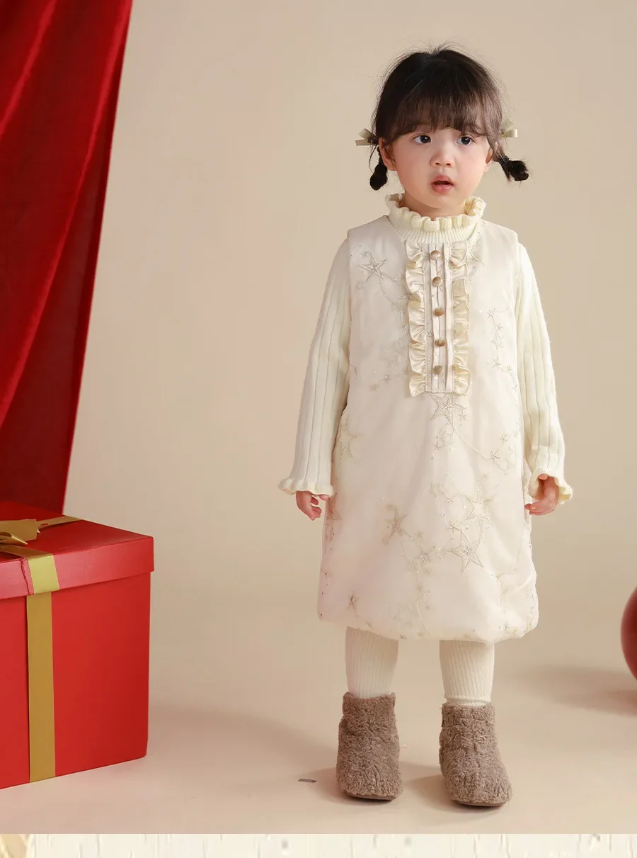 Gonne per ragazze 2024 Inverno Nuovi bambini Indossano neonate Nuovo cinese orecchio in legno Paillettes laterali con gonna calda in cotone Casual semplice