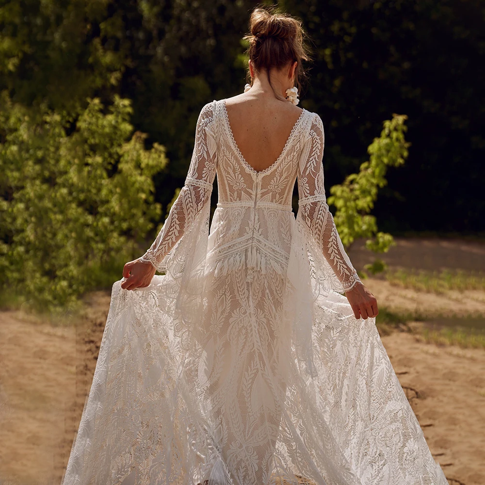 Boho Fitted Column Lace Wedding Dress for Women V Neck Long Bell Sleeves Hippie Tassels Backless Botanical Outdoor Bridal Gowns