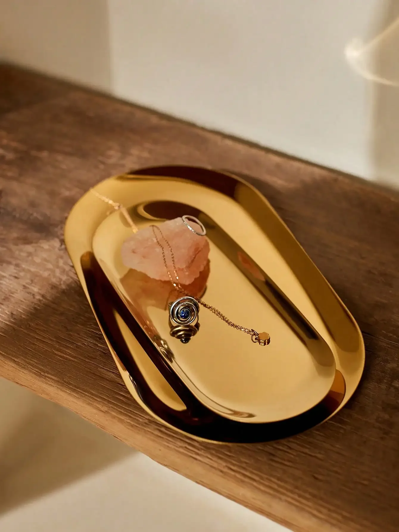 

Cirelle 1pc Gold Luxurious Metal Storage Tray Heart Shaped Jewelry Display Tray Home Decoration Serving Plate Craft For Table Organizer Oval (7in/8.7in/10.2in)