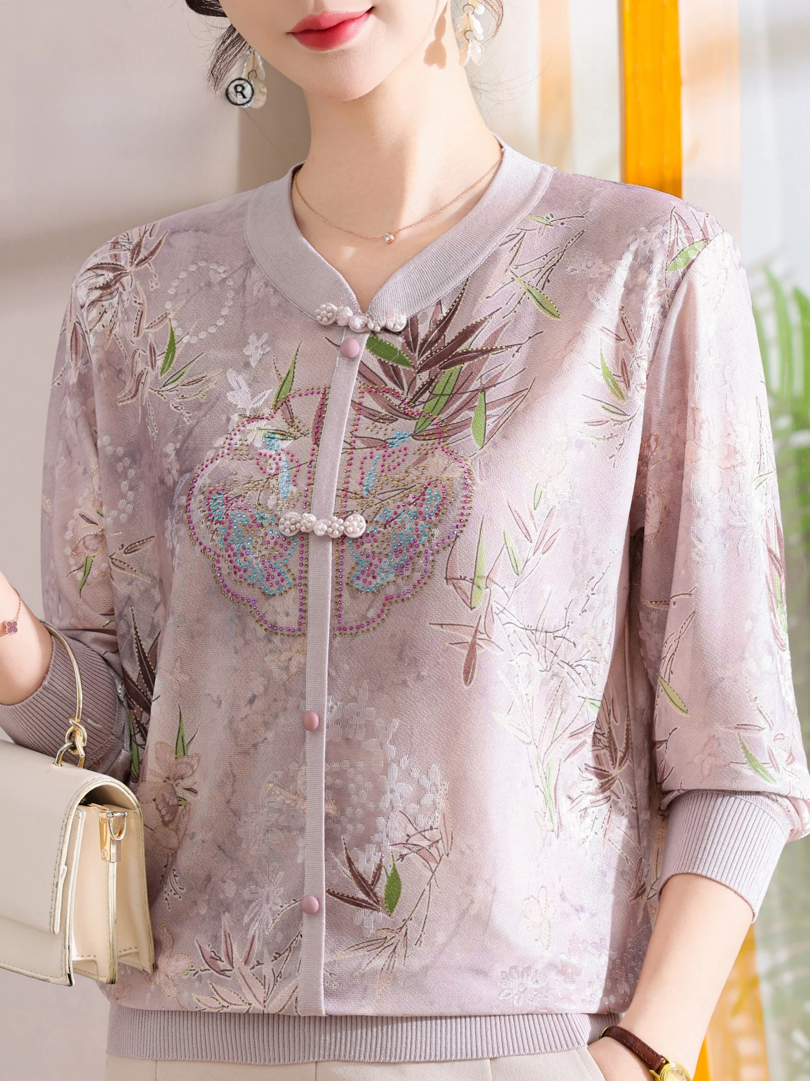 

New Chinese Style Knitted Top with Stand Collar And Rhinestone Print Lightweight T-Shirt for Middle-Aged And Elderly Women