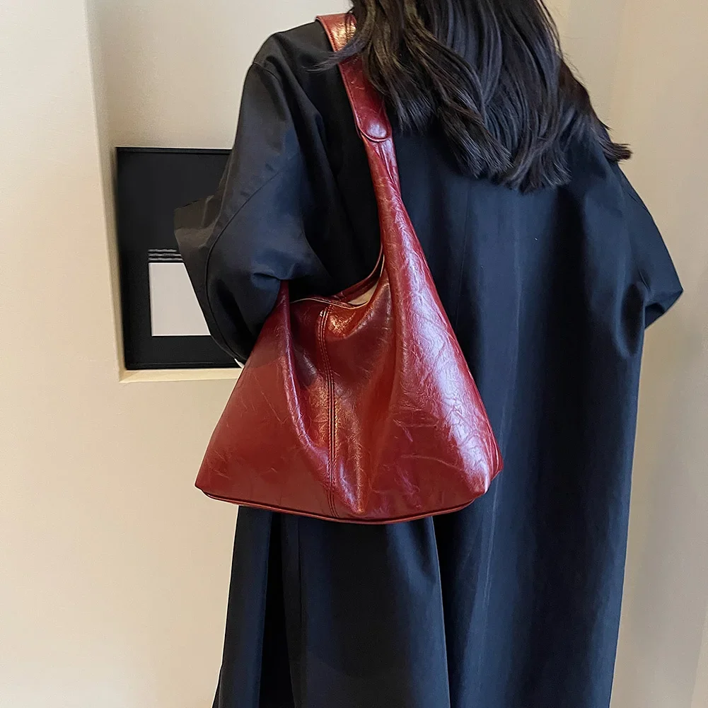 Borsa sotto le ascelle di qualità in morbida pelle PU Borsa a tracolla da donna vintage vino rosso Borsa grande per pendolari Borsa tote versatile