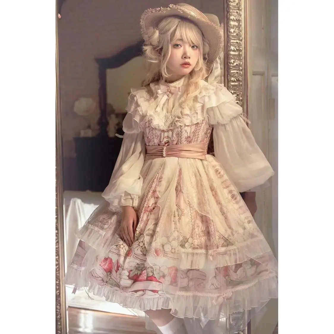 Berry Manor OP Vestido de manga larga para niña, vestido de princesa Kawaii, lazo de encaje, estampado de fresas rosas