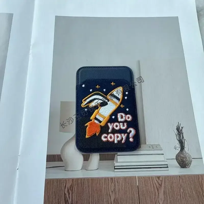 With GPS Anti-loss Function, Ultra-thin Embroidered Leather Card Storage, Magnetic Can Be Attached To The Mobile Phone Case