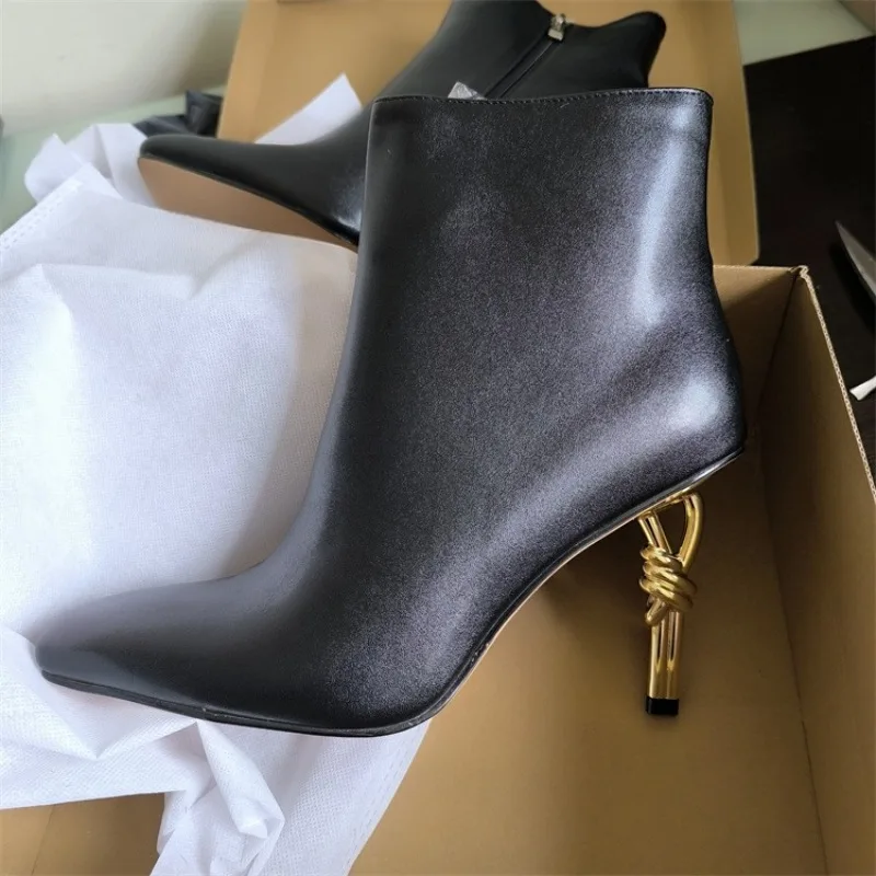 

Новые женские ботильоны на высоком каблуке с узлом на каблуке, простым боковым молниевым замком, в стиле подиумной моды, черные/коричневые, размеры 34-43