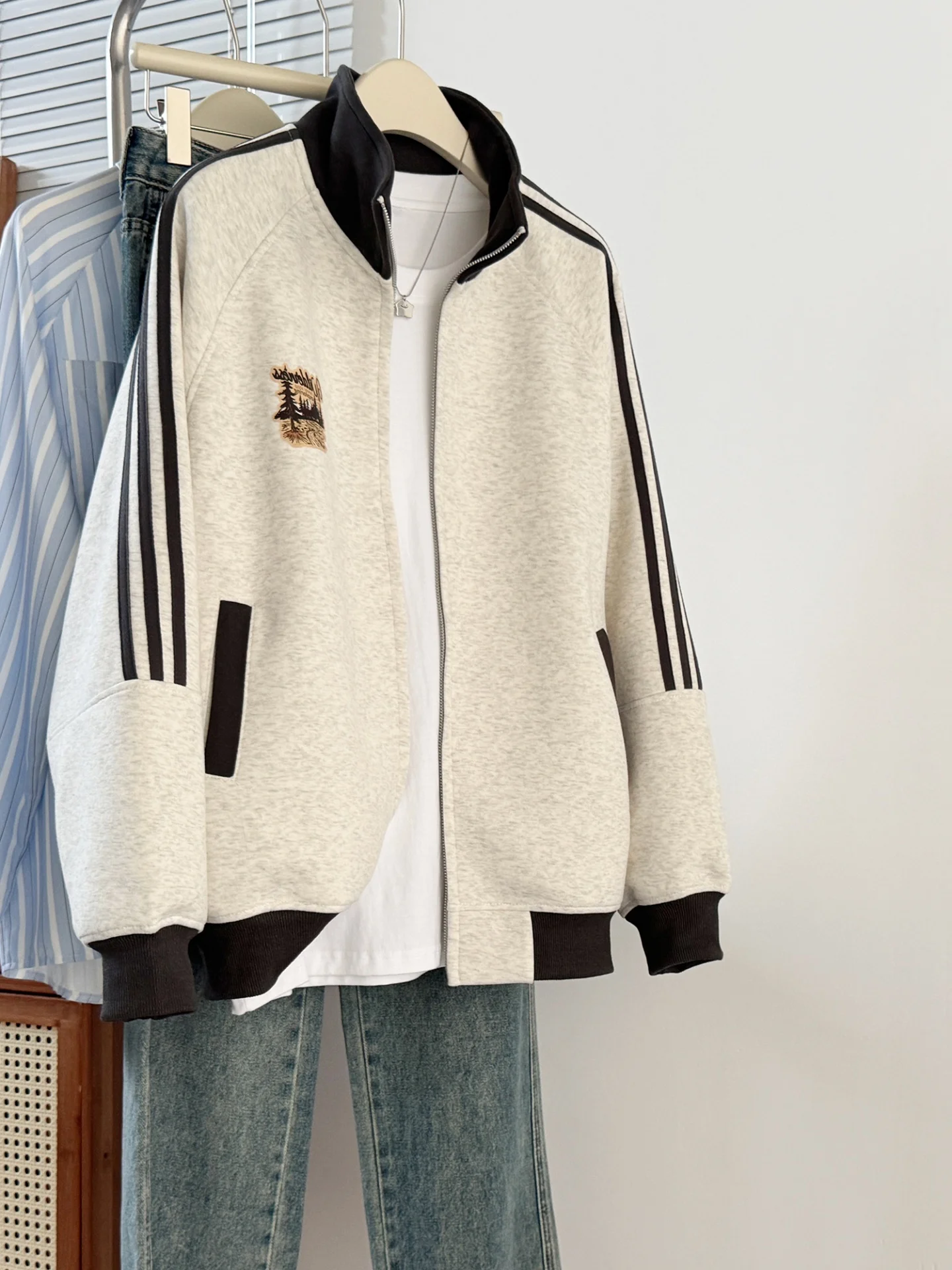 

Ретро-куртка с капюшоном на молнии, женская, свободного кроя, с мультяшным принтом, весна-осень, в корейском стиле, модный топ