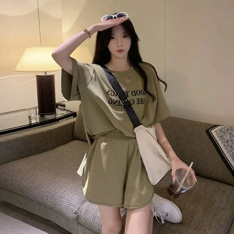 

Spring Faion Set Women's ort-Sved T-irt Casual Outfit New Arrival Ele Sle Student Work orm Alternative