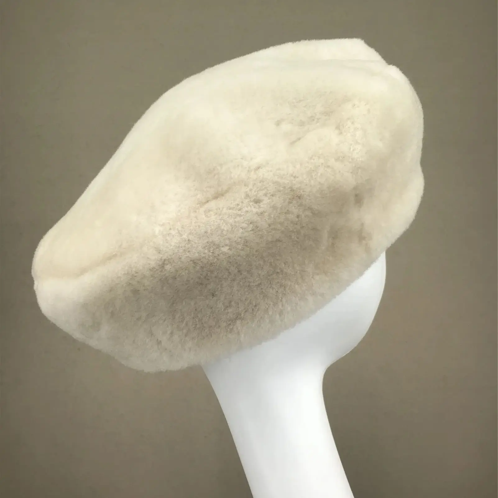 Natural Sheep Fur Berets for Women, Furry Cap, Elegant Thick Cap, Pure Color, All-Match, 100% Wool, Winter Fashion,  B230802