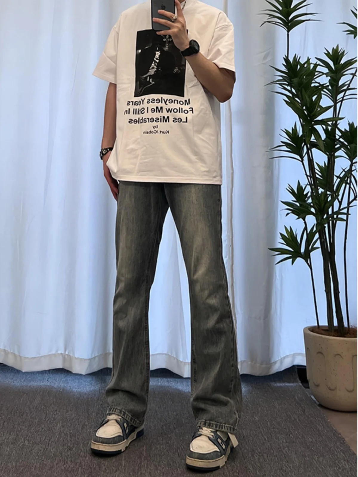 

Светло-голубые мужские летние тонкие джинсы с высокой талией, прямые, слегка расклешенные, облегающие, молодежные модные джинсы