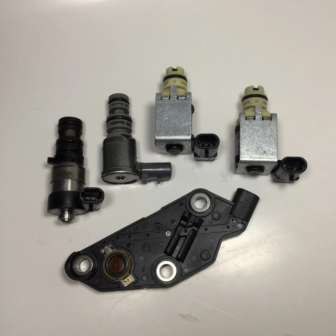 

Автомобильные детали, электромагнитный клапан коробки передач 4T65E