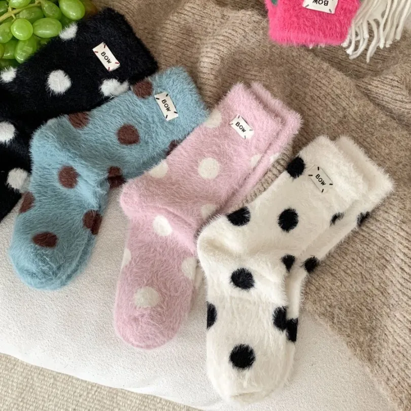 Ladies' Socks Korean Polka Dot Sweet Versatile Kawaii Mid Tube Socks Winter Thicked Plush Warm Mink Fleece Floor Socks For Girl