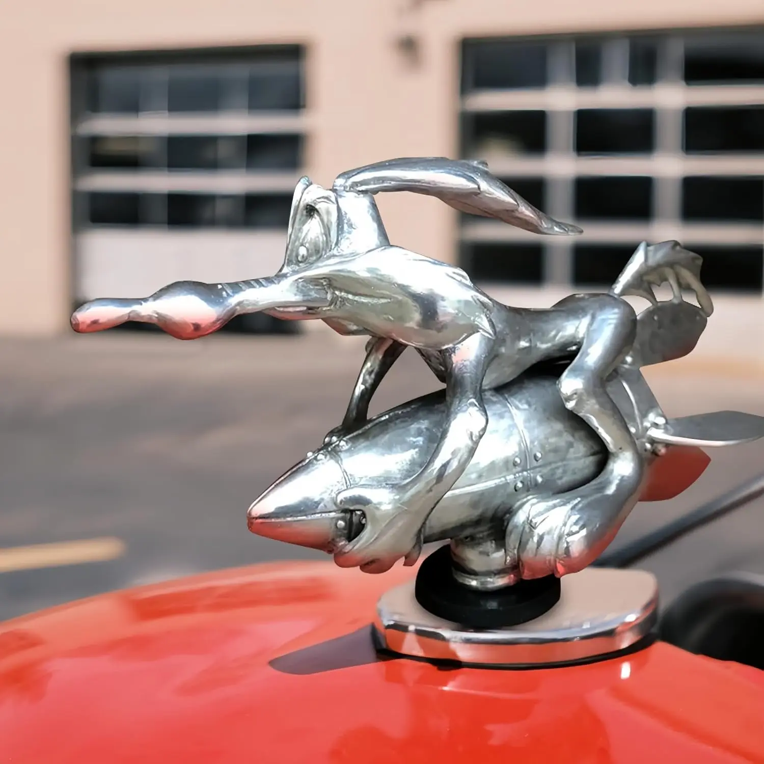 

Coyote Ornament Cartoon Vintage Car Ornaments Inspired By The Classic Animation Metal Rocket Hood Decor Fit for Cars Bonnet