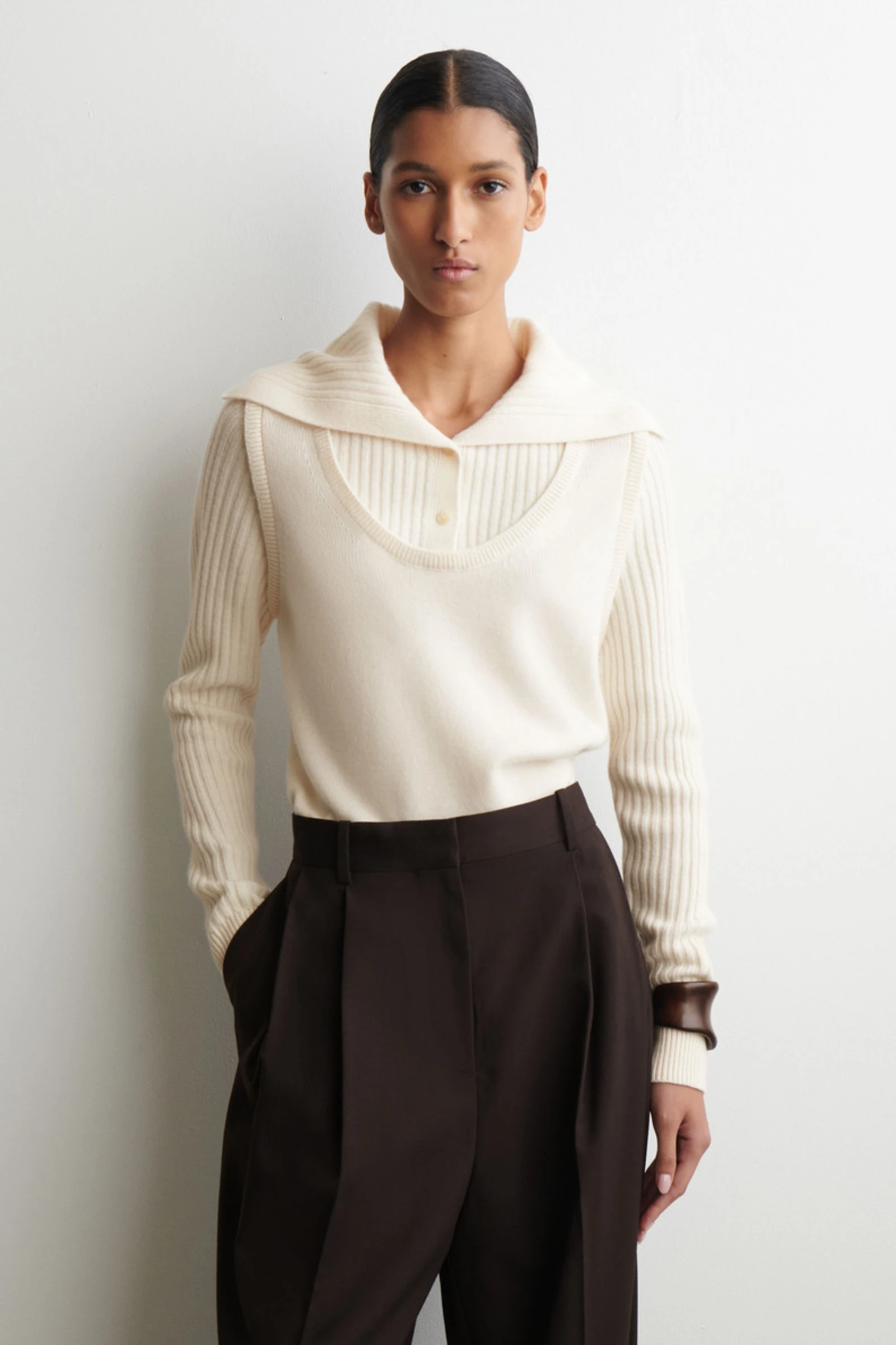 

XIMIAN APPAREL 2026 cosmod spring new style of women's Shaping-style layered beige wool blend knitted sweater