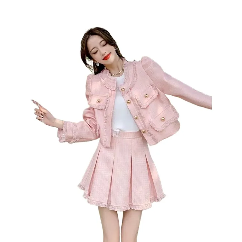 ชุดเซ็ตเสื้อแจ็คเก็ตสีชมพูสไตล์แฟชั่นไฮสตรีท สำหรับฤดูใบไม้ผลิ ฤดูใบไม้ร่วง แบบใหม่ สไตล์ฝรั่งเศส  พร้อมกระโปรงพลีท  ชุดสองชิ้น