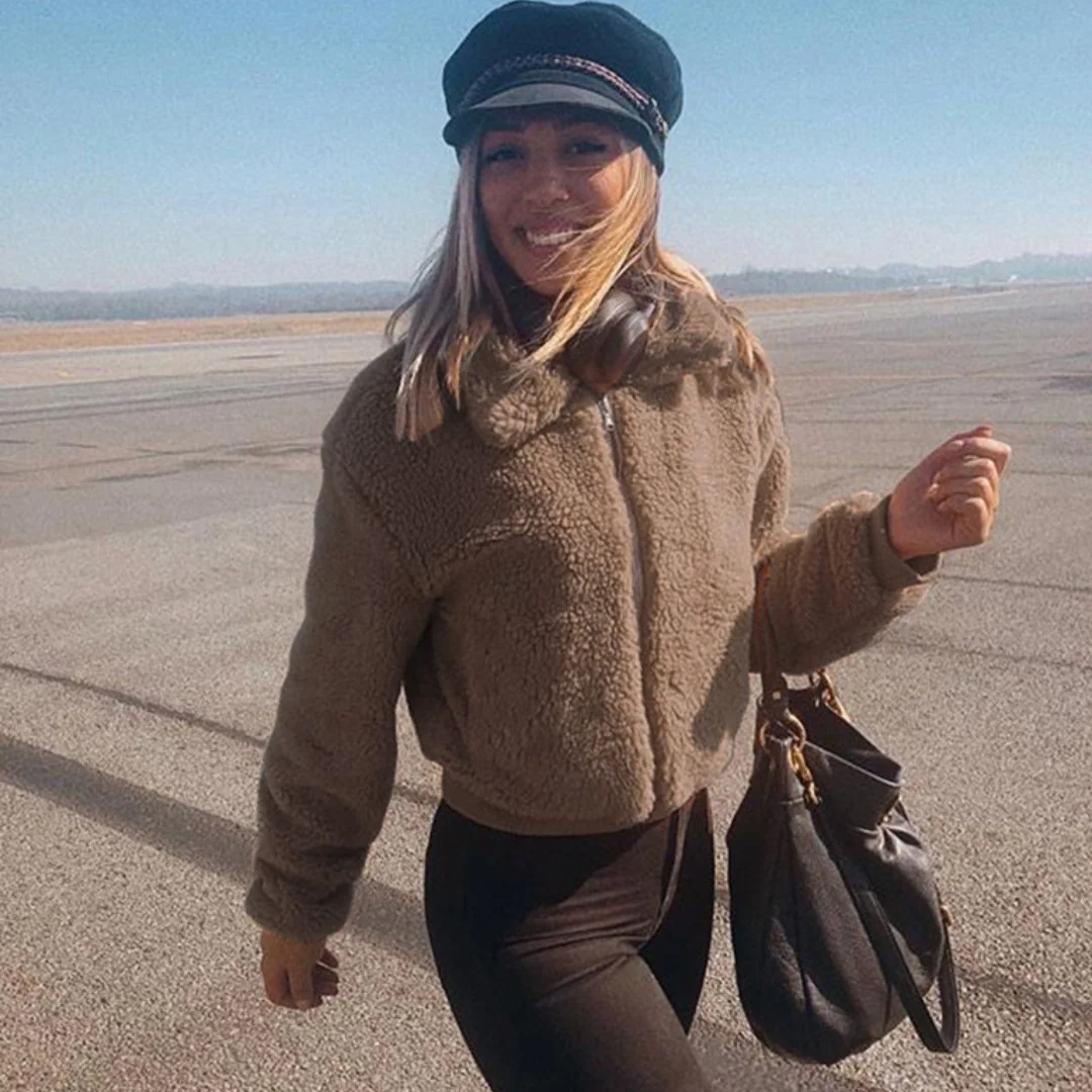 女性用長袖スリムコート、厚手のぬいぐるみオーバーコート、ジップアップ、ソフト、モノクロ、ラペル、カジュアル、伸縮性のあるカフ、屋外ショートジャケット、暖かい、冬