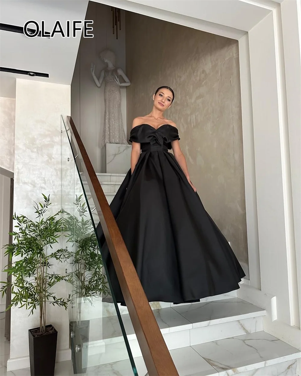Customized Princess Women's Off-Shoulder Satin Pleated Evening Party Dress Backelss Court A-line Prom Bridesmaid Gown with Bow