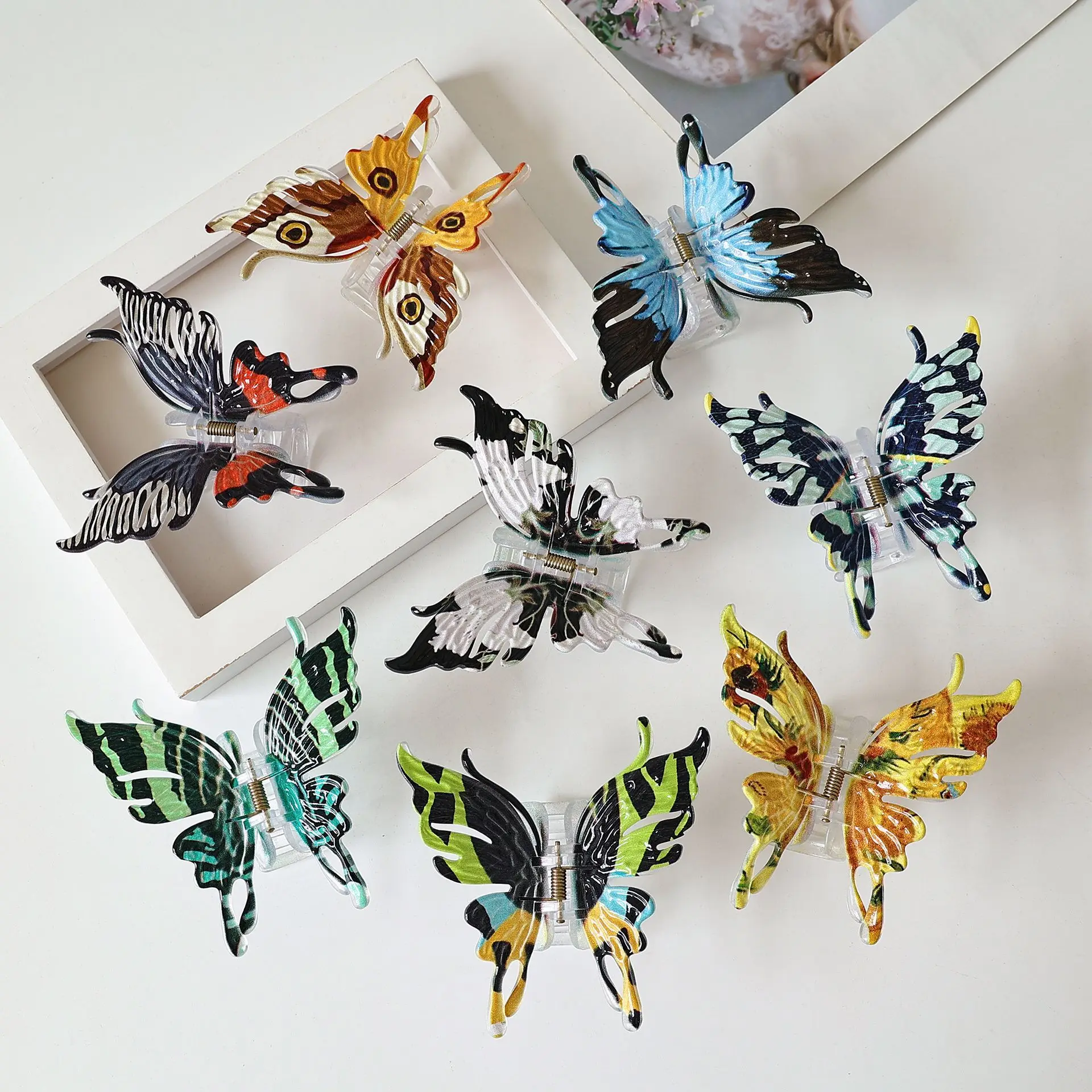 

DS 10CM Large Simulated Butterfly Hair Claw Forest Style Claw Clips Autumn Trendy Hair Clips for Women Girls Hair Accessories