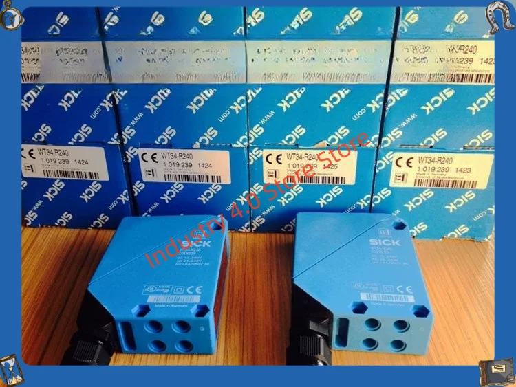 

Photoelectric Sensor WT34-R240 Item Number 1019239 Brand New