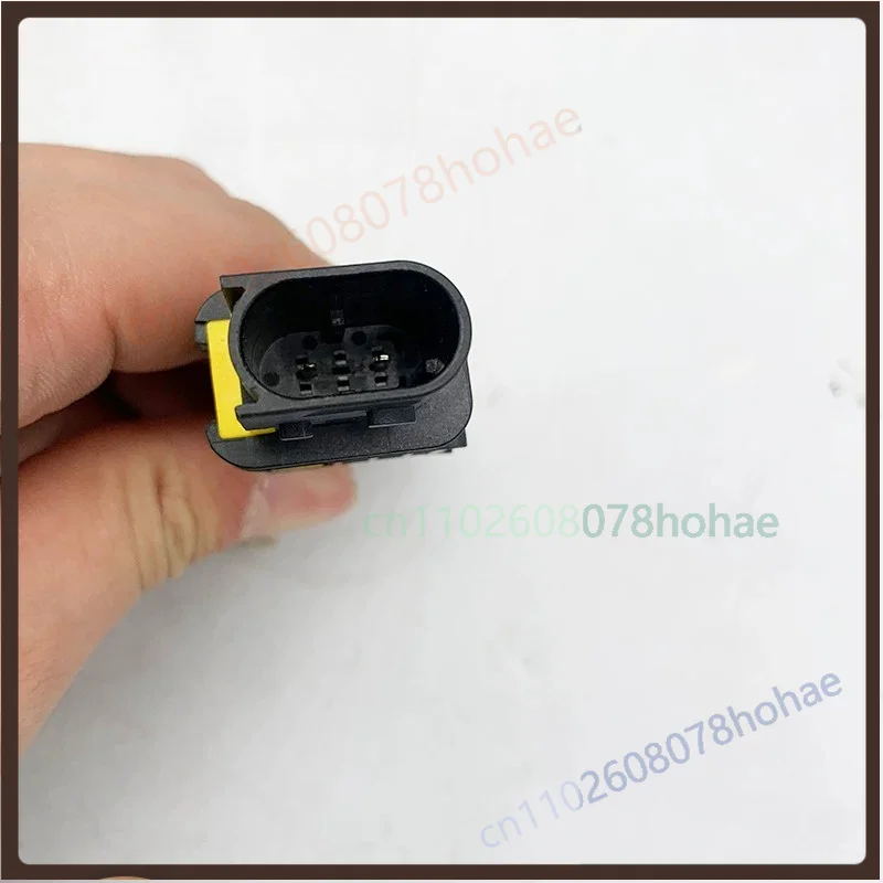 Urea Tank Heating Coolant Solenoid Valve For Sinotruk Howo Light‑Duty Truck LG9704560211 Water Cut‑Off Valve