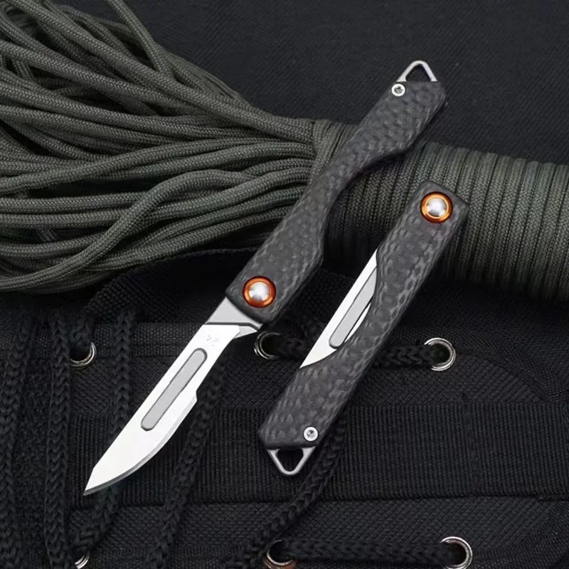 Cuchillo plegable con 10 cuchillas de piezas para hombre, multiherramienta de supervivencia EDC, mango de fibra de carbono, llavero de bolsillo, regalo con caja