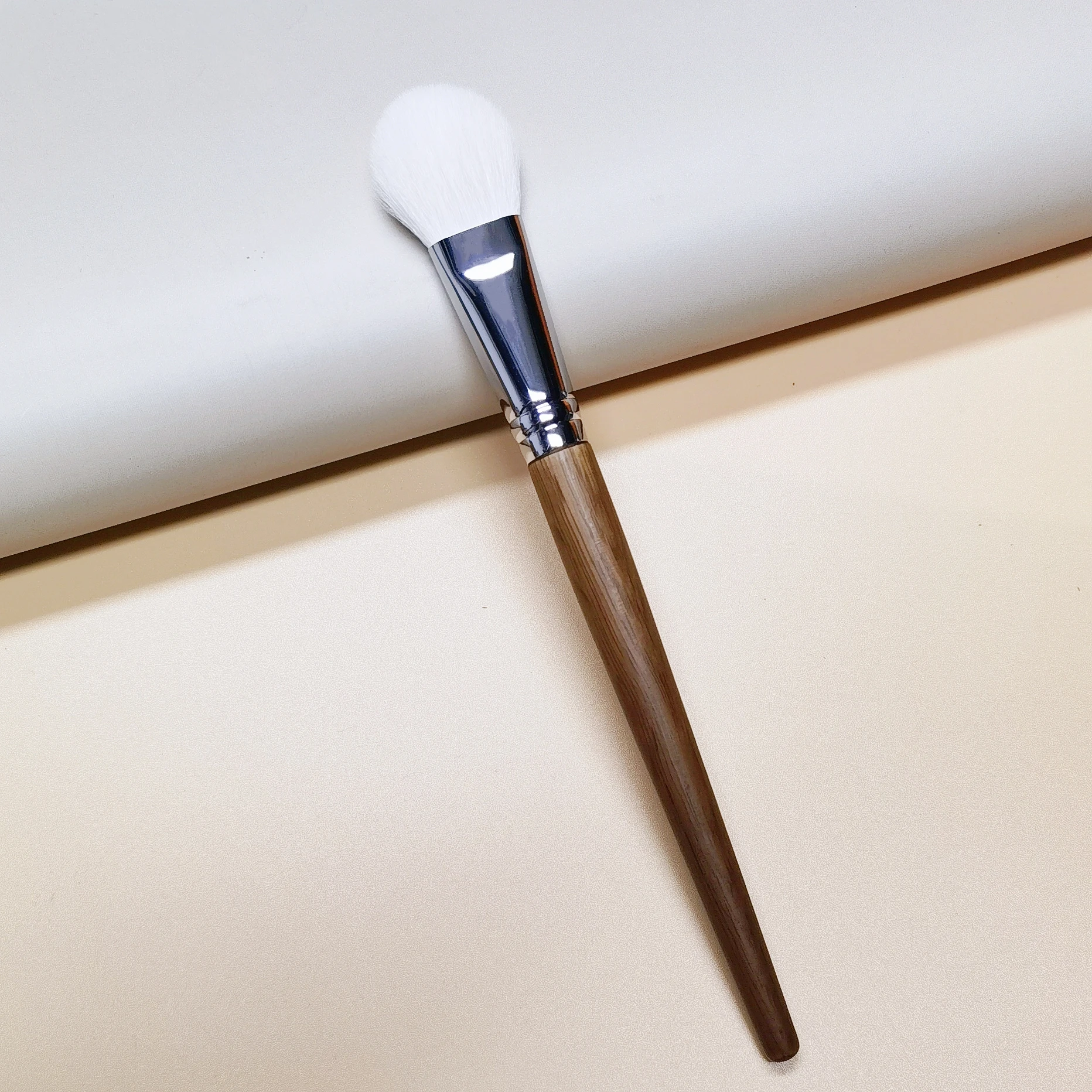 ナチュラルヘアブラッシュブラシフェイスハイライターシャドウメイクブラシ天然ヤギ毛ブロンザープロエッセンシャル化粧品ツール