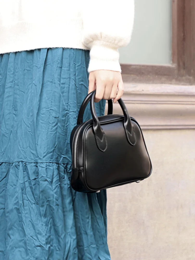 FIRMRANCH Trend Design Black Classic Simple Shell Versatile Casual Portable Crossbody Cowhide Leather Bag Mini Women Purse Chic