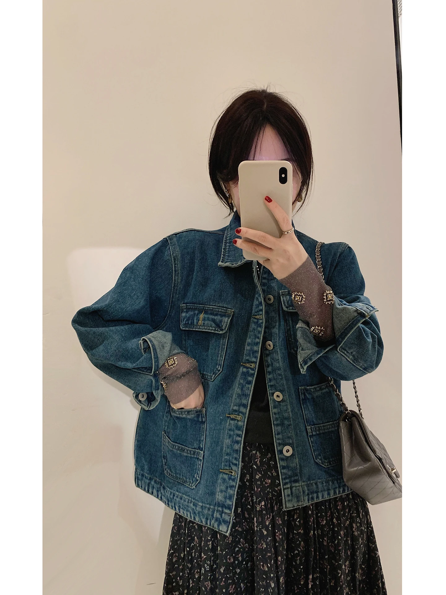 

Ретро-стиль: Женская джинсовая куртка с карманами, универсальная, весна 2026, модный тренд, корейский стиль, повседневная, свободного кроя, с длинными рукавами