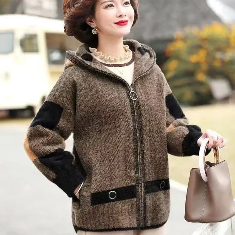 New Imitate Mink Fleece Women Coat Middle-Aged Mother Short Winter Keep Warm Clothes Thick Hooded Loose  Ladies Jacket Top Z431