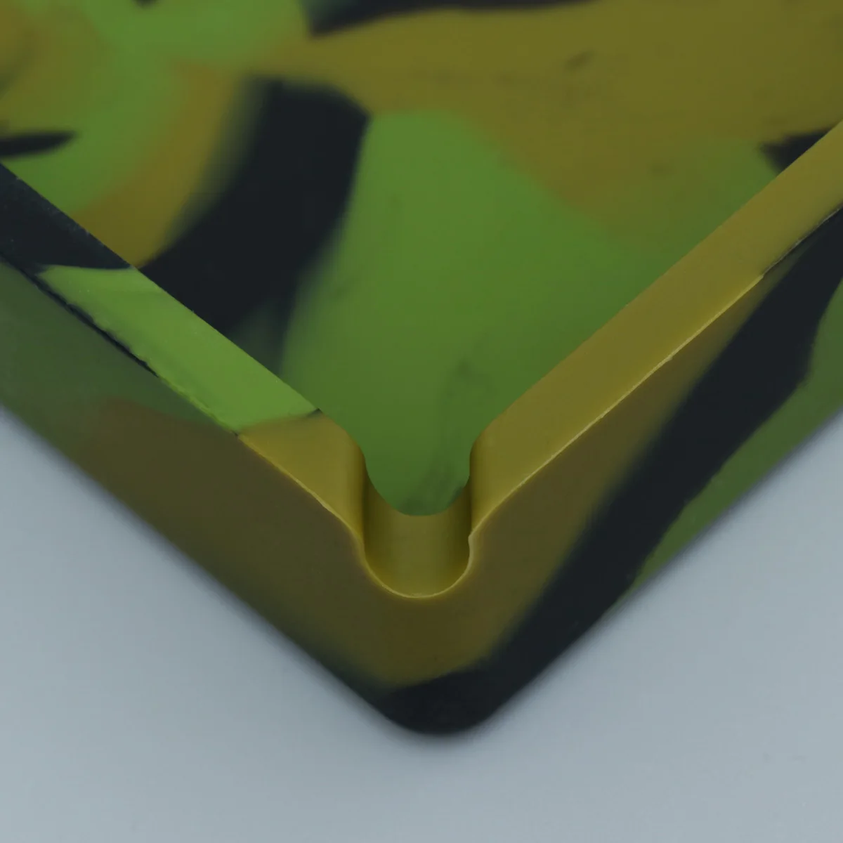 

Anti-fall Ashtray Container Holder Square Camouflage High Temperature Resistance