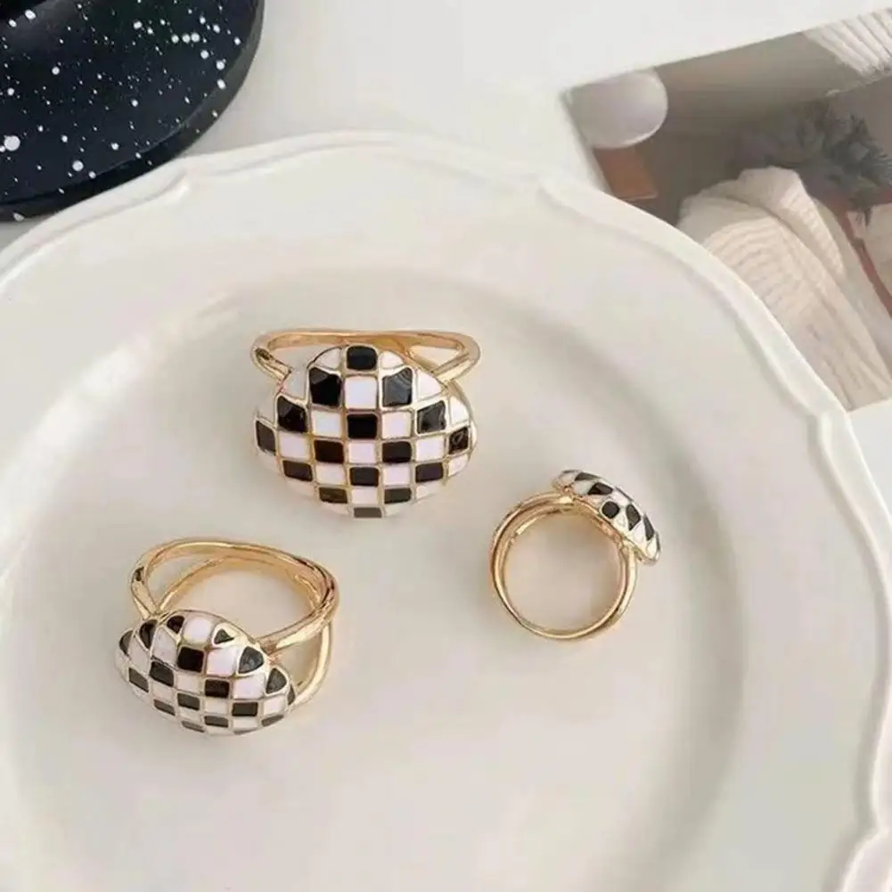 Black White Checkerboard Scarf Ring T-shirt Tie Clip Shawl Silk Scarves Ring Wrap Holder Clasp Slide Buckle Clothing Accessories