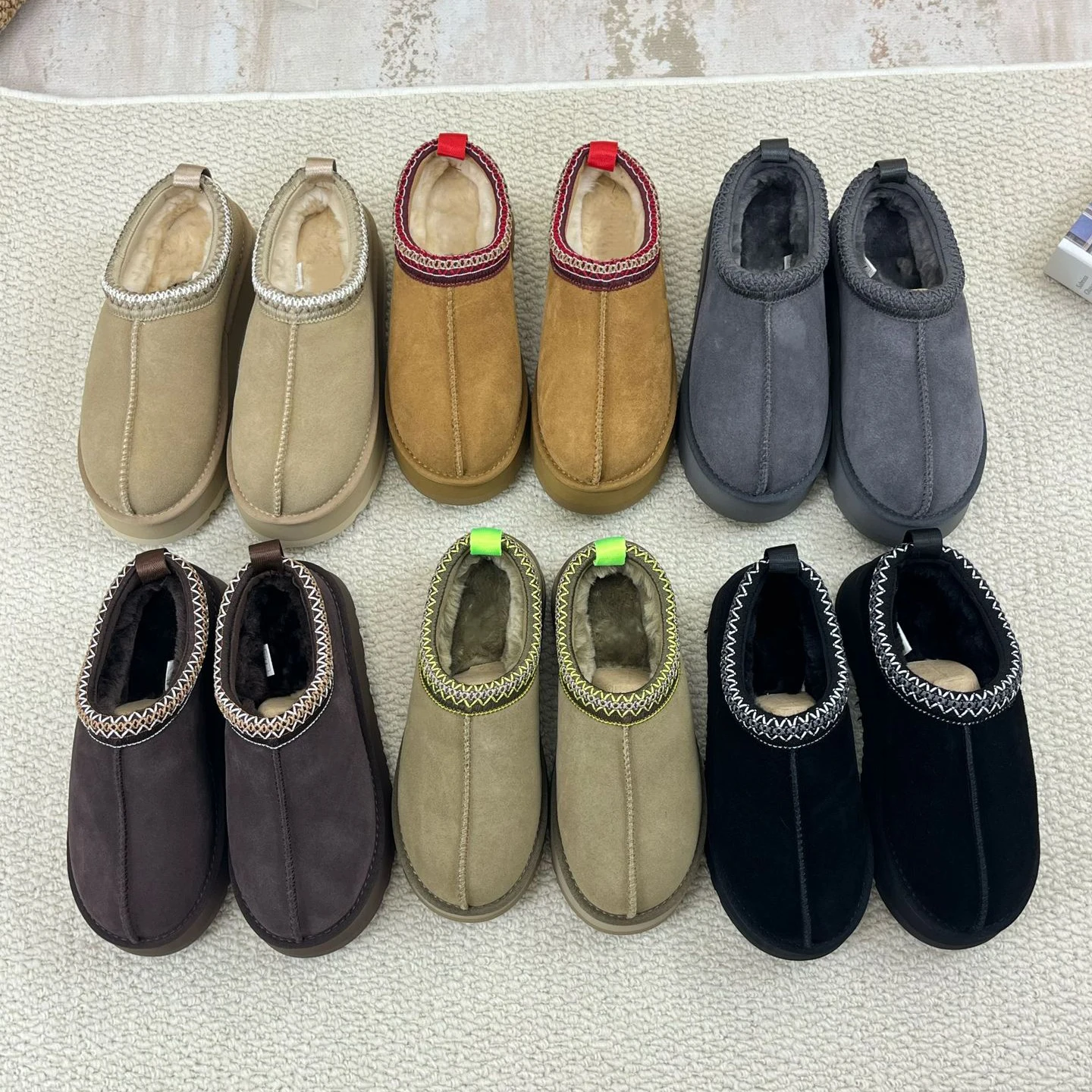 

Classic Fluffy Men Women Home Platform Snow Boots Outdoor Anti-Slip Warm Plush Cotton Shoes Casual Thick Sole Ankle Short Boots