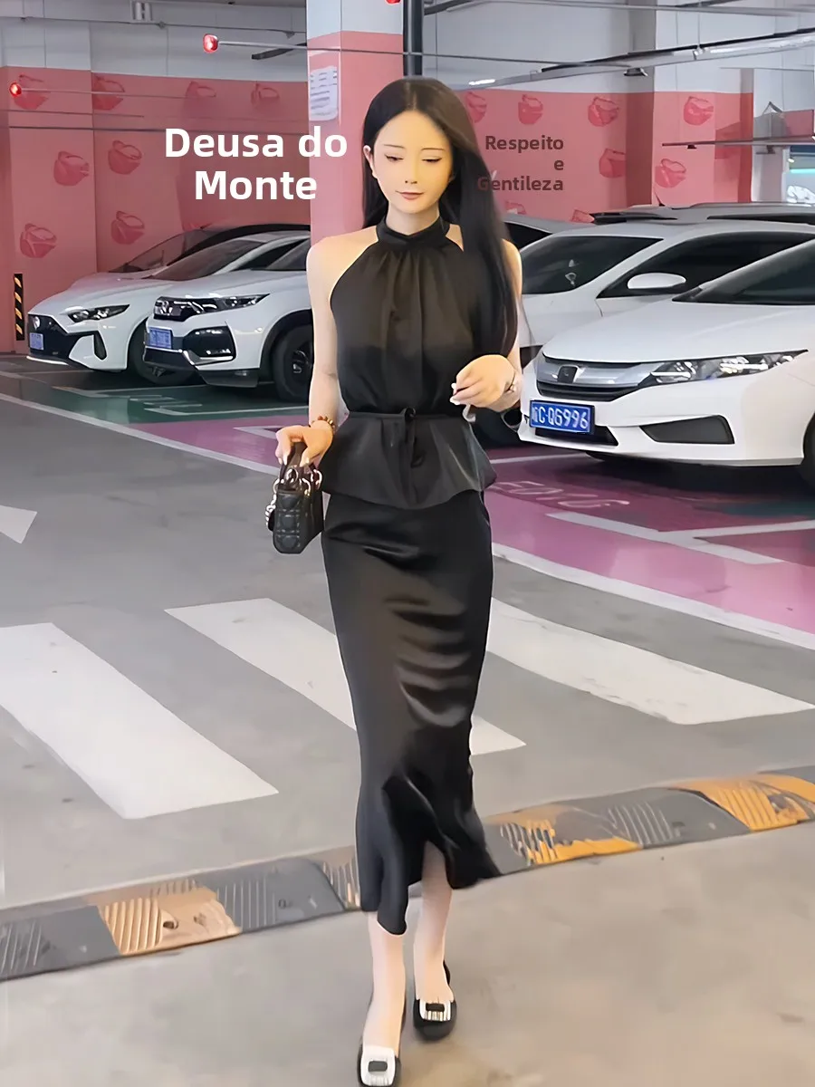

Elegant Women's Summer 2026 Sleeveless Neck Hanging Silk Half-length Skirt Two-piece Set Fashionable And High-end Feeling