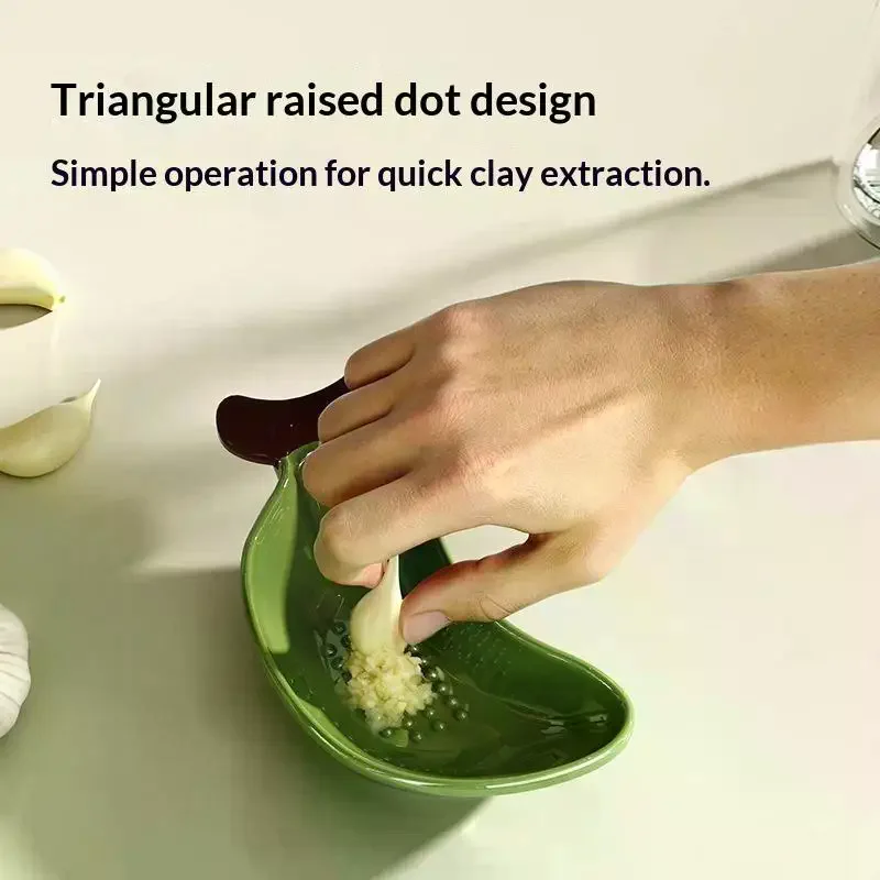 Multi-functional Manual Banana Grinding Plate Cute Shape Non-Slip Hot Pot Sauce Dish Handmade Garlic Grater Cooking