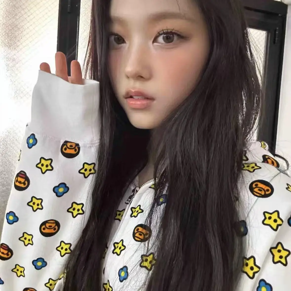 뉴진스 미로 후드 스웨트셔츠 가디건 프린트 다용도 아우터웨어 루즈핏 롱 슬리브 지퍼 클로저 출퇴근용