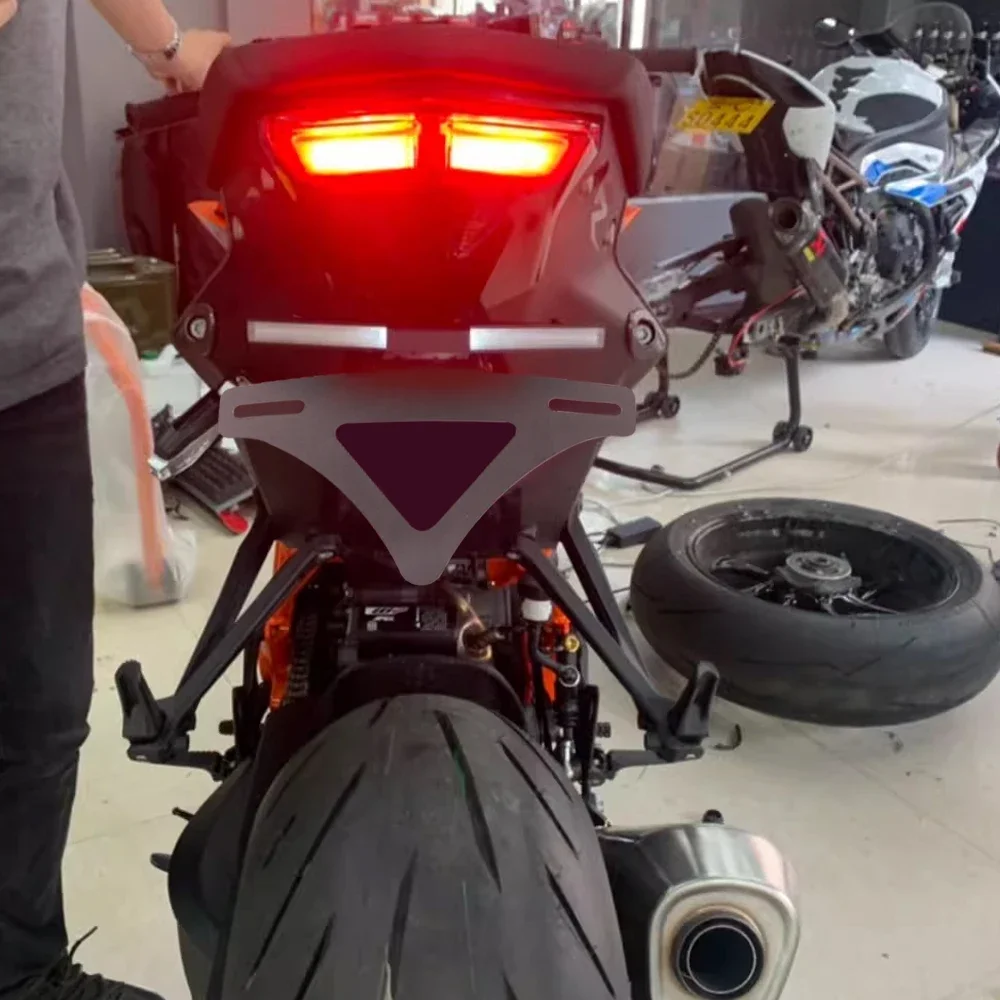 For    KTM 1290 DUKE 2023-  Motorcycle parts license plate holder integrated signal light short tail license plate holder