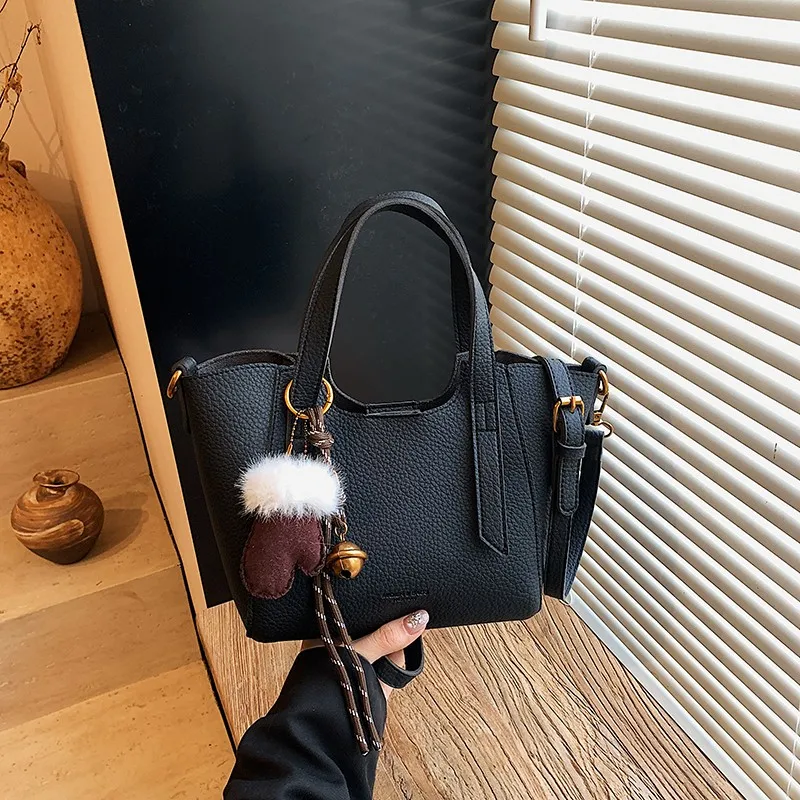 

Luxury Women's Tote Bags Handbags Shoulder Bag, Leather Material by Famous Designer, Perfect for Fashionable Ladies