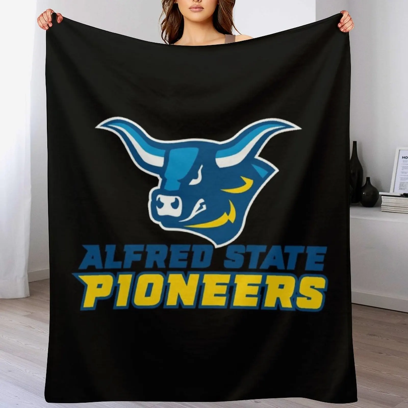alfred logo-shirt state pioneers Throw Blanket Compact Warm Blanket for Car Road Trip