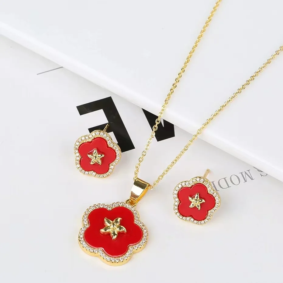 Elegant And Cute Clover Plant Five Leaf Flower Petal Necklace Earrings Jewelry Set Natural White Shell Stone Woman