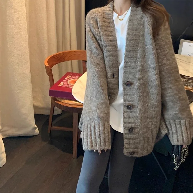 Chaqueta de suéter caqui para mujer, cárdigan de punto holgado y adelgazante, versión coreana de otoño e invierno