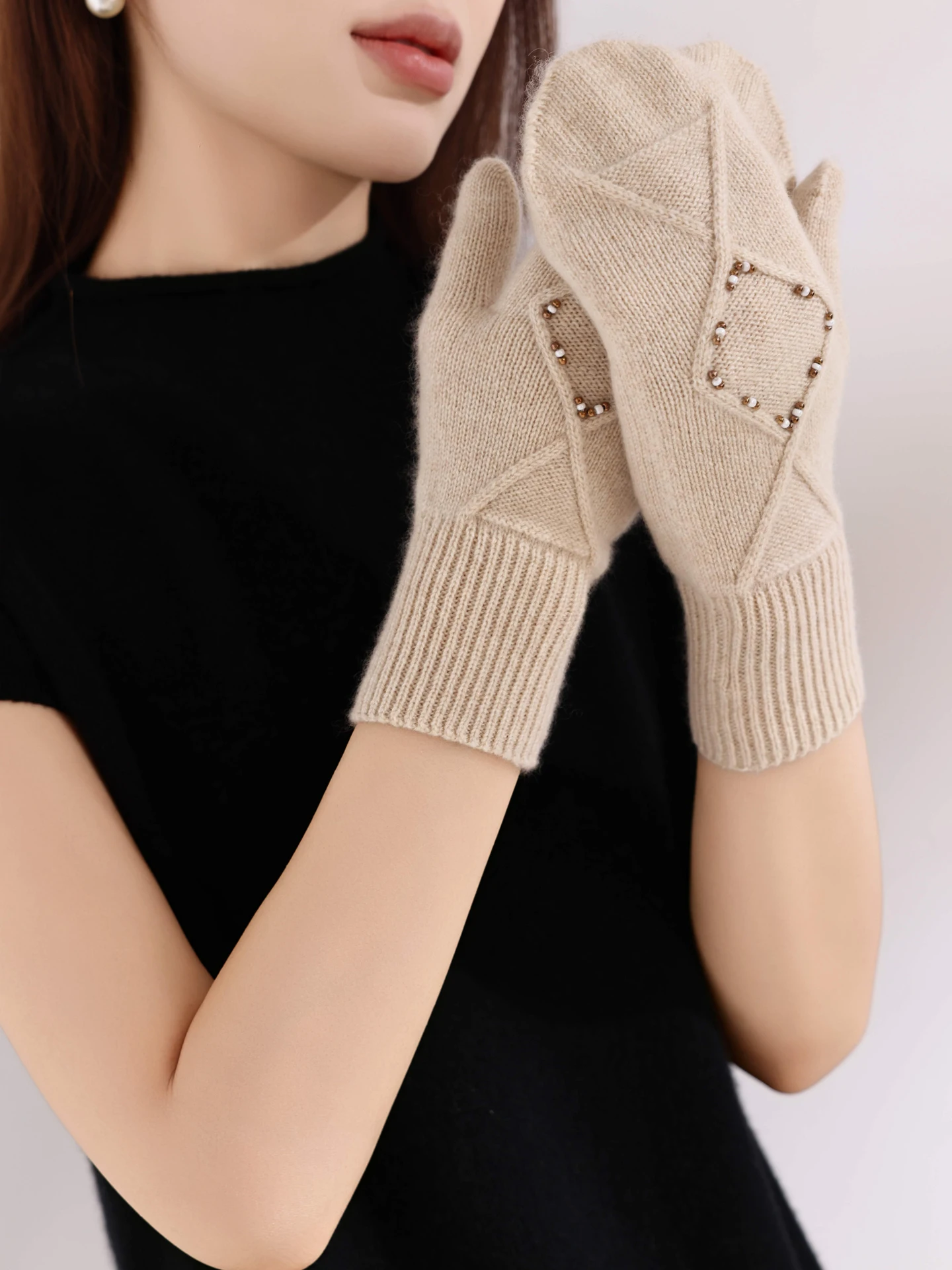 Women Cable Mittens Seamless Knit 100% Pure Cashmere Gloves Thermal Hand Warmers Winter Girls Boys Mitts Cold Weather Essential