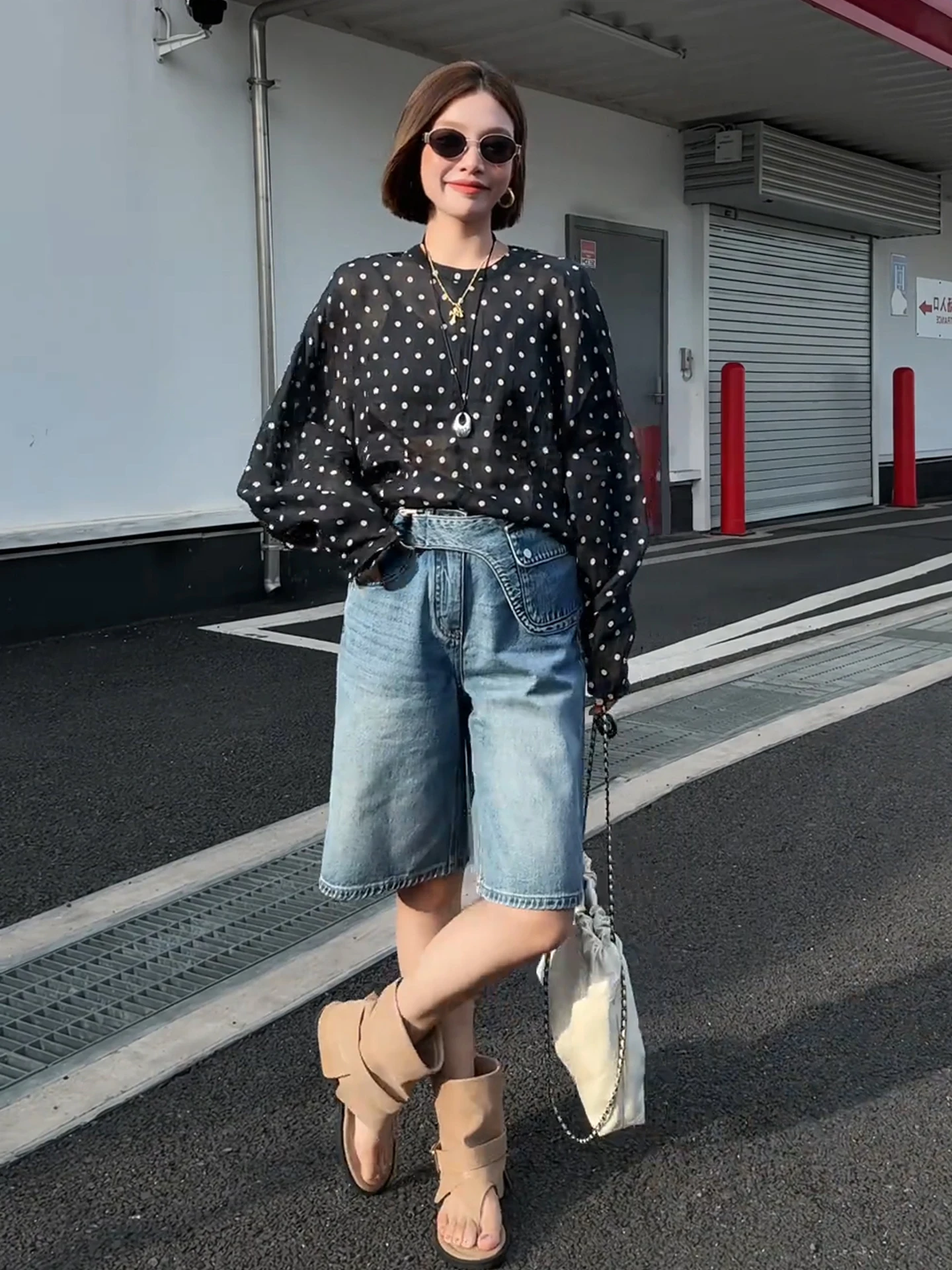 เสื้อคลุมกันแดดลายจุดสีตัดกันสไตล์เรโทรสำหรับผู้หญิง ผ้าบางเบา เหมาะสำหรับฤดูร้อน แขนยาว ทรงโอเวอร์ฮอล เสื้อคลุมลำลอง