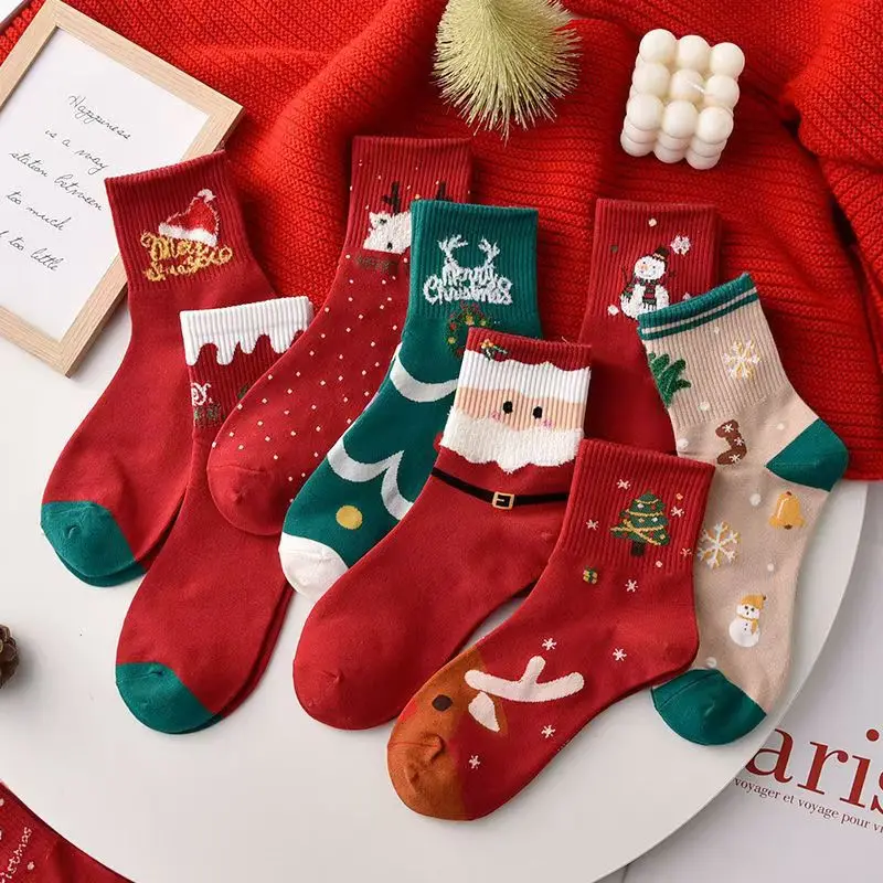 5 Pairs Christmas Stocks with Cartoon Reindeer and Snowman Designs Women's Mid-Calf Cozy Socks Fall Winter Red Cute Socks Set
