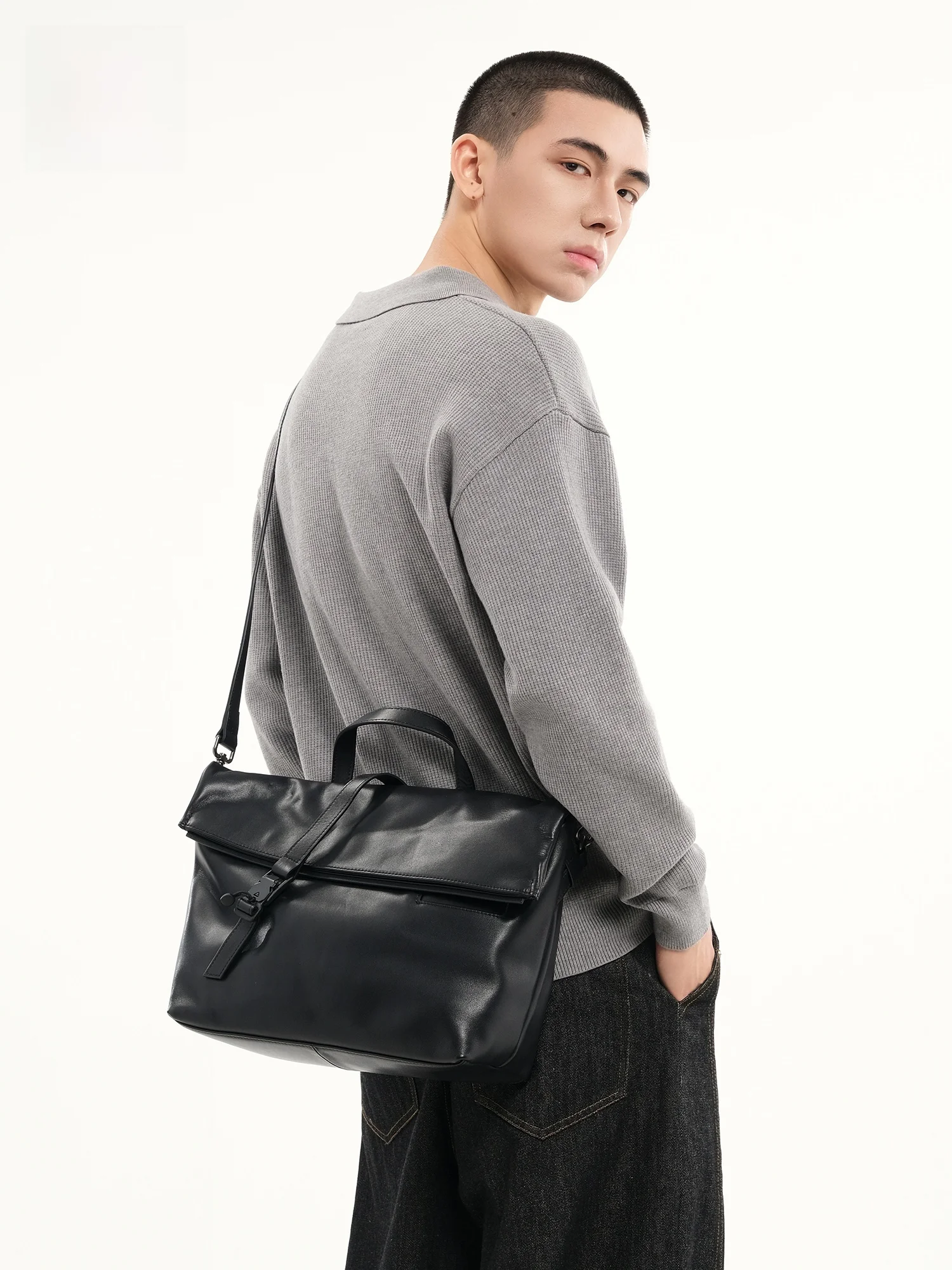 Leather Men's Bag Casual Crossbody Commuter Bag Large Capacity Simple Design Youth Fashion Trend Belt Decoration Handbag