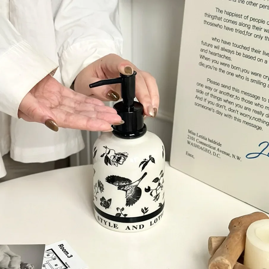 

Hand Drawn Liquid Soap Dispenser Pres Separated Bottle Bathroom Accessories Ceramic Household Body Wash Shampoo Dispenser Bottle