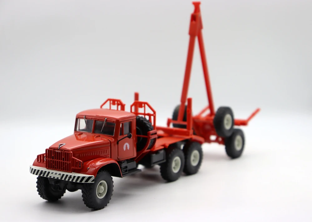 NEW 1/43 KRAZ-214L Tractor with Trailer Timber Carrying Vessel Truck Long Vehicle Diecast Alloy toys For Collection Gift