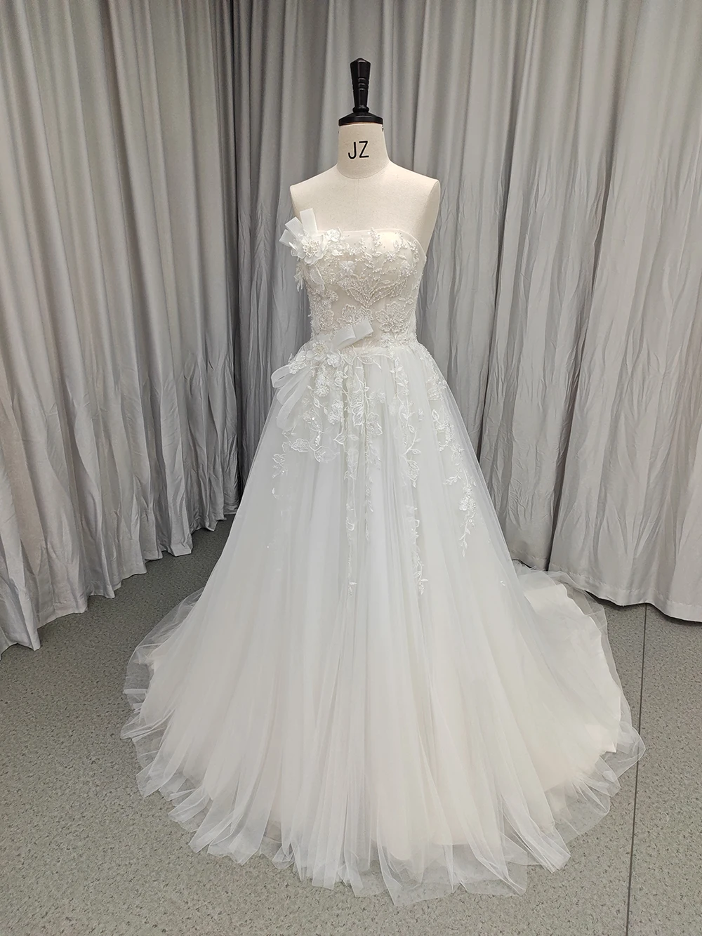 SL-9398 Suli Customized Romantic Strapless Bride Wedding Dress 2025 Lace Appliques Beading Bohemian Lace-up Bridal Gown