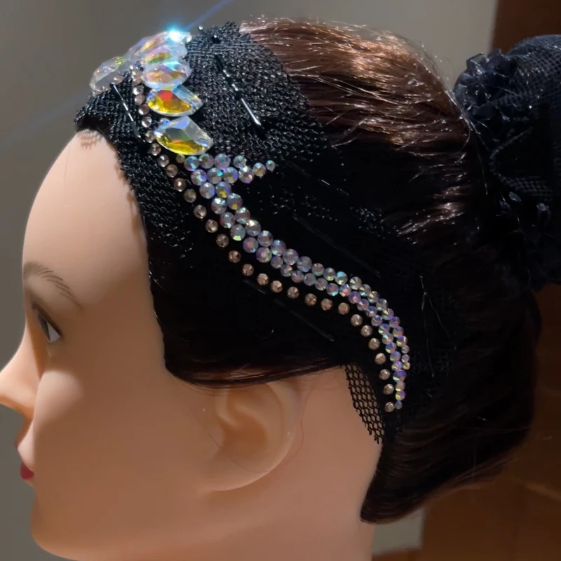 أغطية الرأس للتزلج على الجليد، الجمباز الفني، الرقص اللاتيني، أداء الرقص الحديث، الدرجات، أغطية الرأس للأطفال والكبار